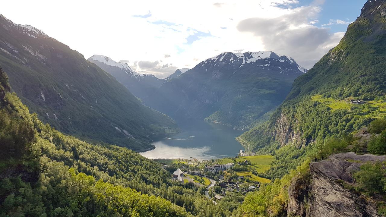 Blatind Boutique Hotel Stordal Bagian luar foto